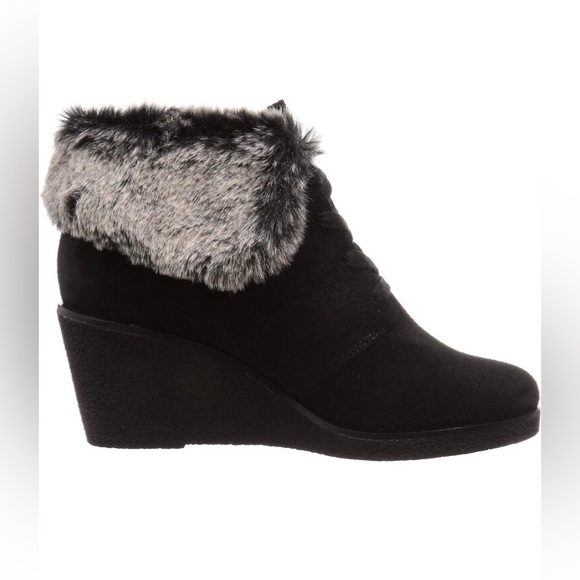 COLE HAAN wedge heel faux fur-cuff lace up booties. Black size 5 1/2 B. - Picture 3 of 14